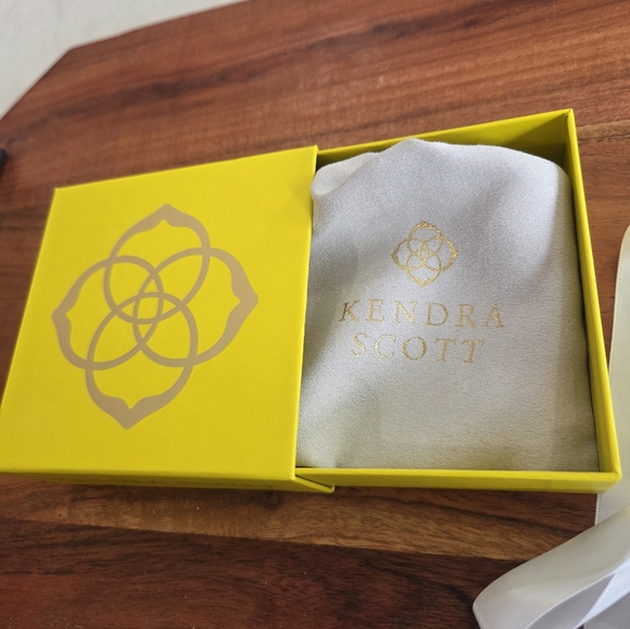 NWT Kendra Scott Silver and Black Bar Necklace - Picture 4 of 6